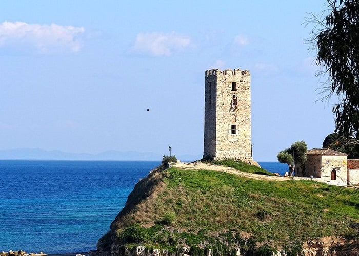 Βυζαντινός Πύργος στην Νέα Φώκαια ή αλλιώς Φώκιες