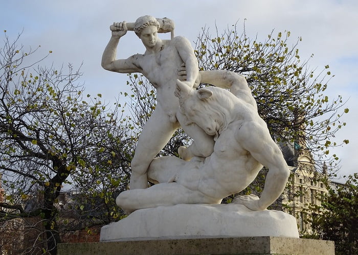 Ο Θησέας σκοτώνει τον Μινώταυρο, άγαλμα στον κήπου του Κεραμεικού, Παρίσι