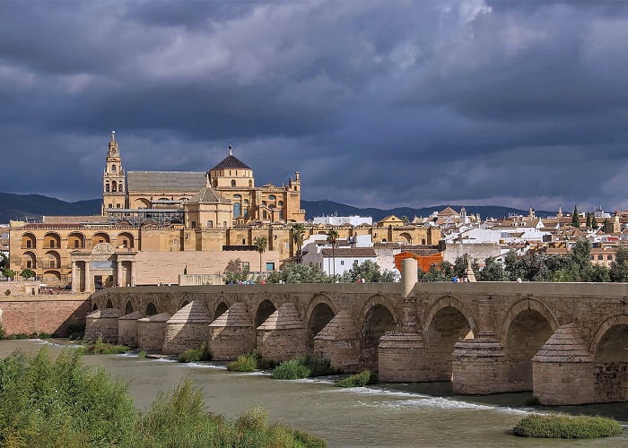 Η ρωμαική γέφυρα στην Κόρδοβα, Ανδαλουσία, Ισπανία