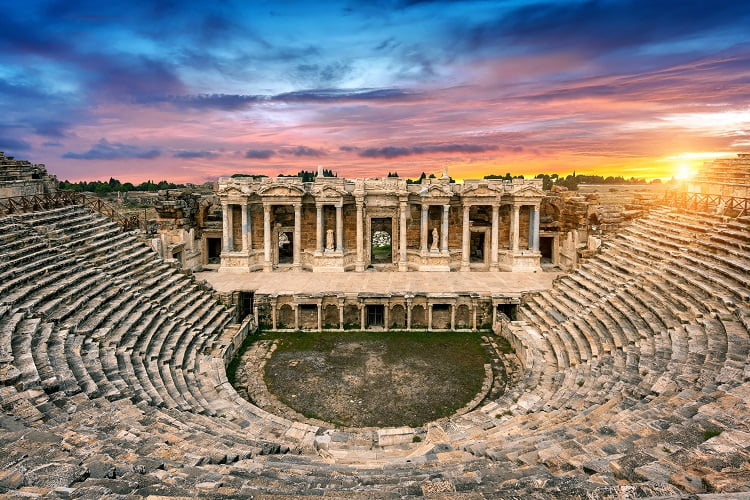 μορφές της αρχαίας Ελληνικής αρχιτεκτονικής: Αμφιθέατρο στην αρχαία πόλη Ιερόπολη της Φρυγίας