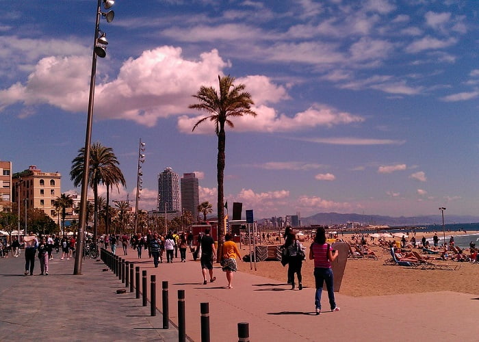 Τι να κάνετε στην Βαρκελώνη: Μπαρτσελονέτα, η πρώτη τεχνητή παραλία της Βαρκελώνης