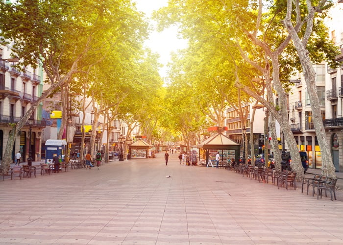 Βαρκελώνη: Βόλτα στον πιο γνωστό πεζόδρομο της Βαρκελώνης