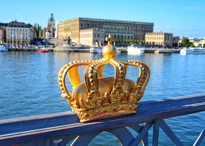 Στοκχόλμη: η βασιλική γέφυρα με θέα το παλάτι