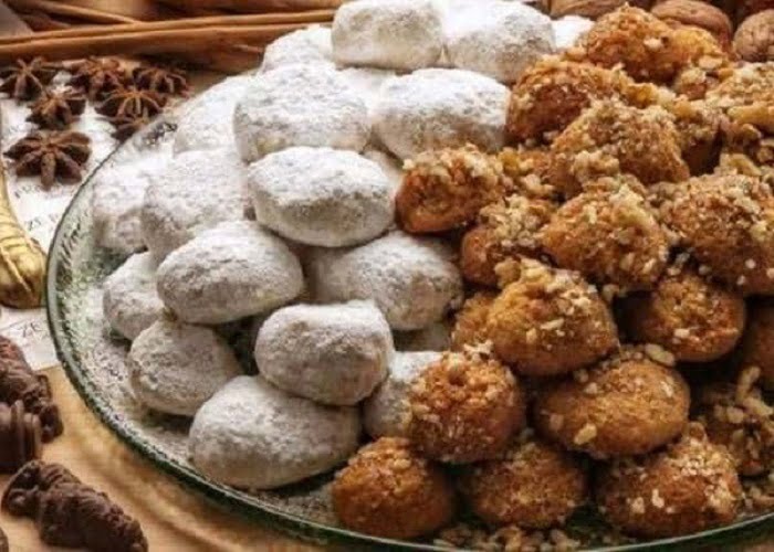 Τα πιο γνωστά ελληνικά Χριστουγεννιάτικα γλυκά: Μελλομακάρονα και Κουραμπιέδες