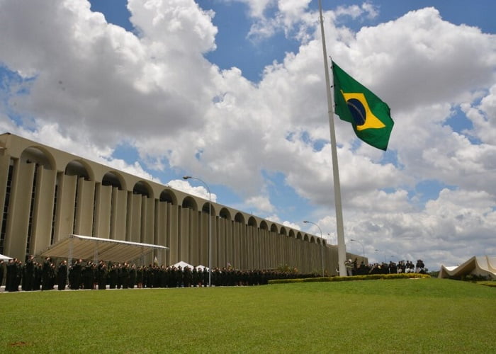 Η μεγαλύτερη σημαία της Βραζιλίας βρίσκεται στην πρωτεύουσα Μπραζίλια