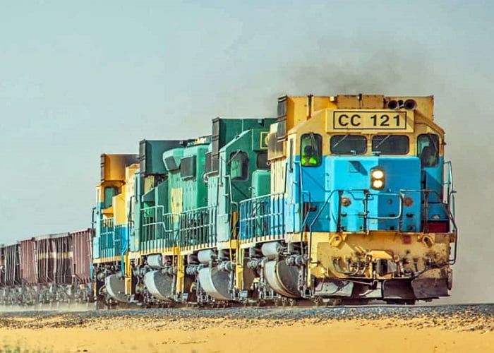 Το μεγαλύτερο τρένο στον κόσμο βρίσκεται στην Μαυριτανία και περνάει μέσα από την έρημο Σαχάρα