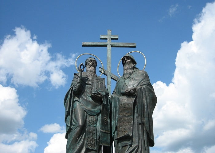 Κύριλλος και Μεθόδιος: Οι Βυζαντινοί ιερείς που έδωσαν το αλφάβητο στους Σλάβους