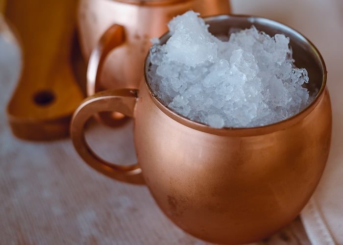 Moscow Mule: Xάλκινη κούπα με τριμμένο πάγο