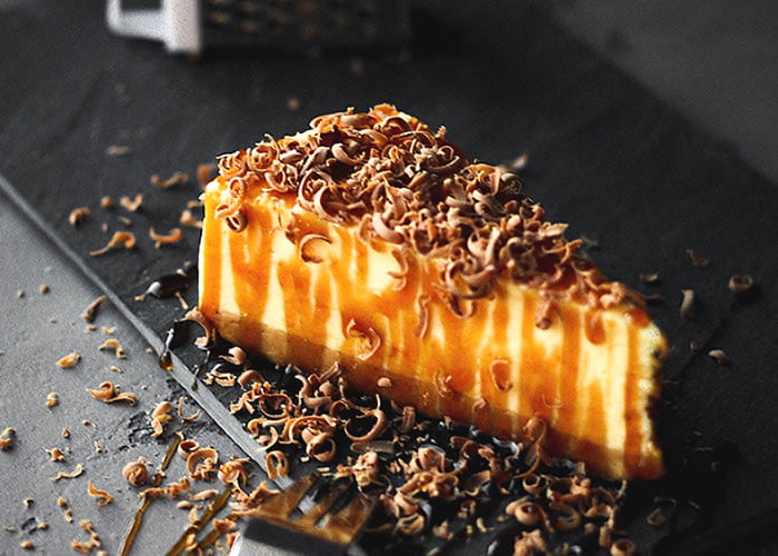 cheesecake caramel: τσιζκέικ με σπιτική σως καραμέλα