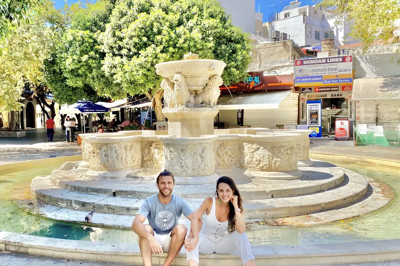 Αξιοθέατα στο Ηράκλειο: Κρήνη Μοροζίνι στην πλατεία των Λεόντων