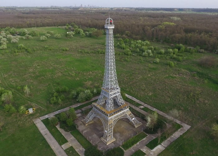 Αντίγραφα του πύργου Άιφελ: Ο πύργος του Άιφελ στην Σλομπόζα, Ρουμανία