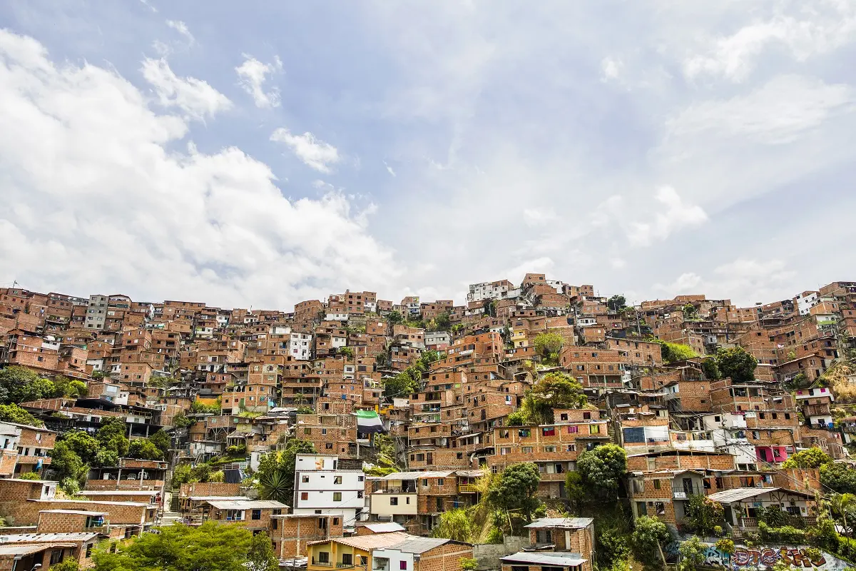 Φαβέλες: Κολομβία στη πόλη Μεντεγίν