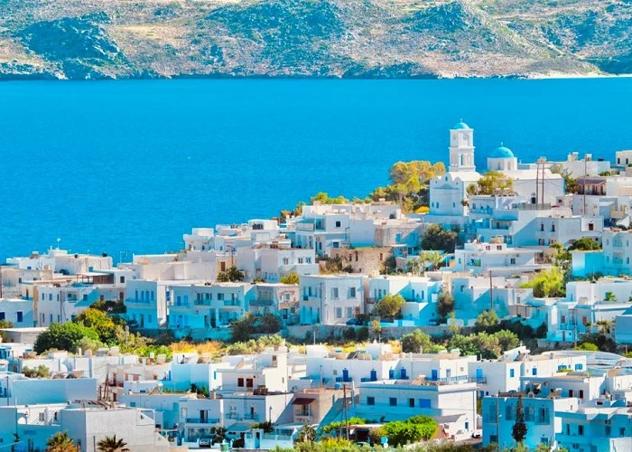 Πλάκα: Η πρωτεύουσα της Μήλου και ο οικισμός με την ομορφότερη θέα