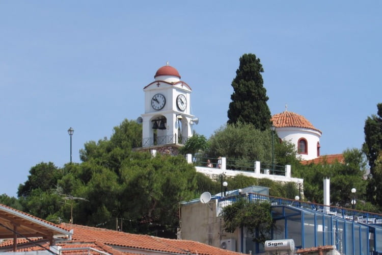 Εκκλησία Αγίου Νικολάου και πύργος ρολογιού στη Σκιάθο