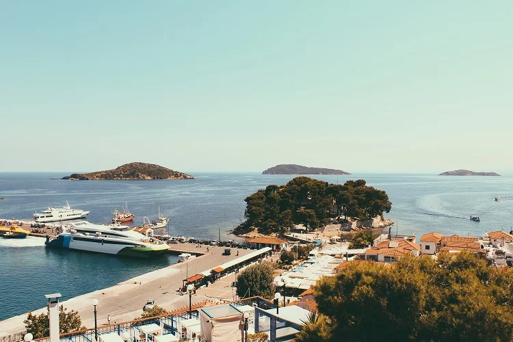 Διακοπές στη Σκιάθο: Λιμάνι Σκιάθου
