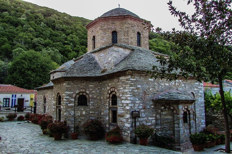Σκιάθος αξιοθέατα: Βυζαντινό μοναστήρι της Ευαγγελίστριας