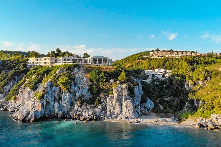 Λουτρά Αγίας Παρασκευής: Thermal spa στα Λουτρά της Αγίας Παρασκευής στο πρώτο πόδι της Χαλκιδικής