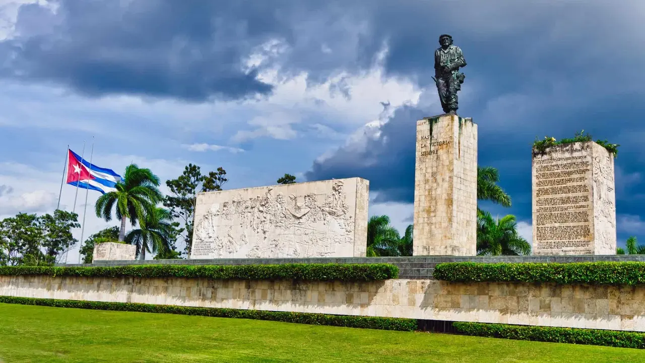 Ταξίδι στην Κούβα: Το μαυσωλείο του Ερνέστο Τσε Γκεβάρα στην Σάντα Κλάρα, Κούβα