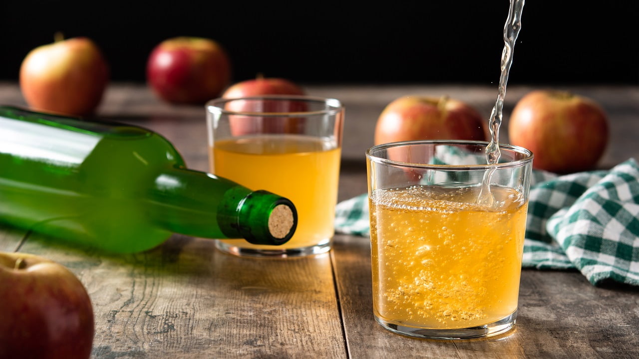 Apple Cider: Τι είναι ο Μηλίτης, πως φτιάχνεται και πόσες θερμίδες έχει