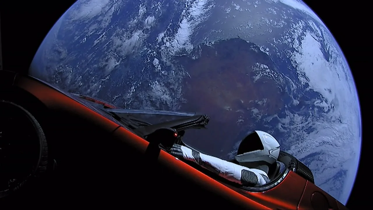 Elon Musk: Το αυτοκίνητο Tesla που έστειλε ο Ελον μασκ στο διάστημα